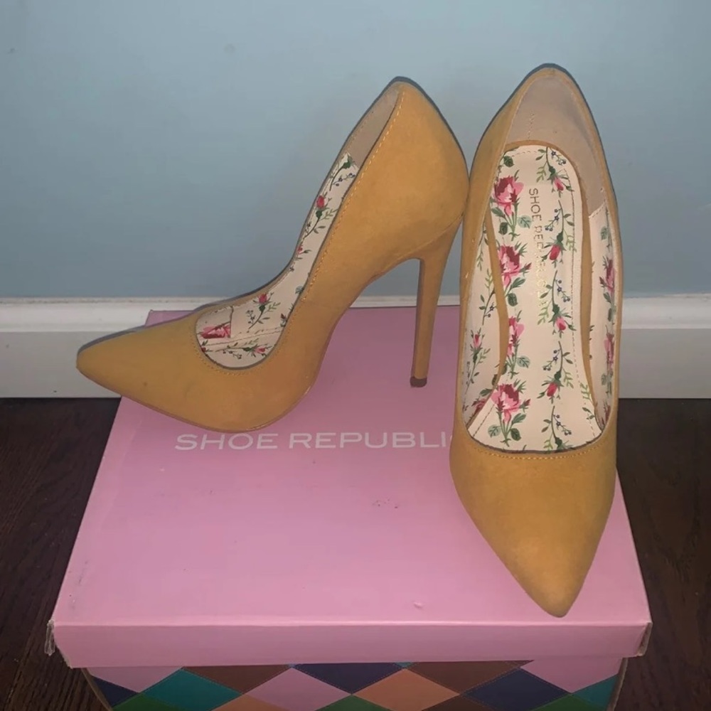 Yellow heels